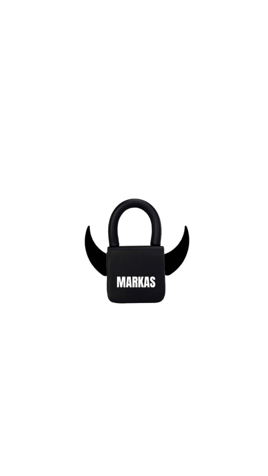 “MKS”